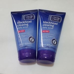 Clean & Clear daily scrub bundle